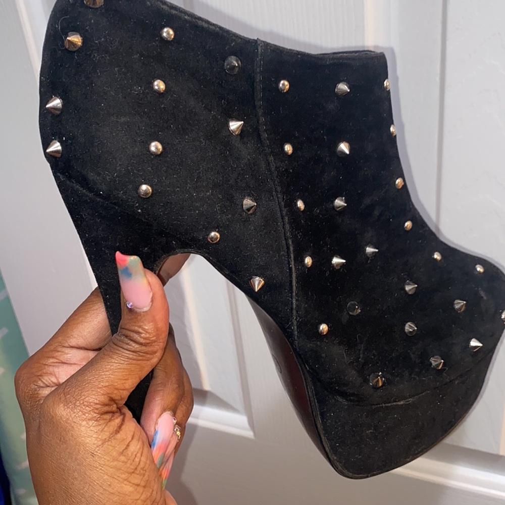 Black ankle boots (Sold) - Picture 4 of 4